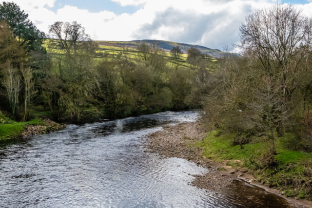 R Swale & High Harker Hill from Grinton Br