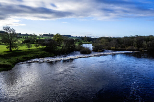 R South Tyne - view upstream from Chollerford Bridge